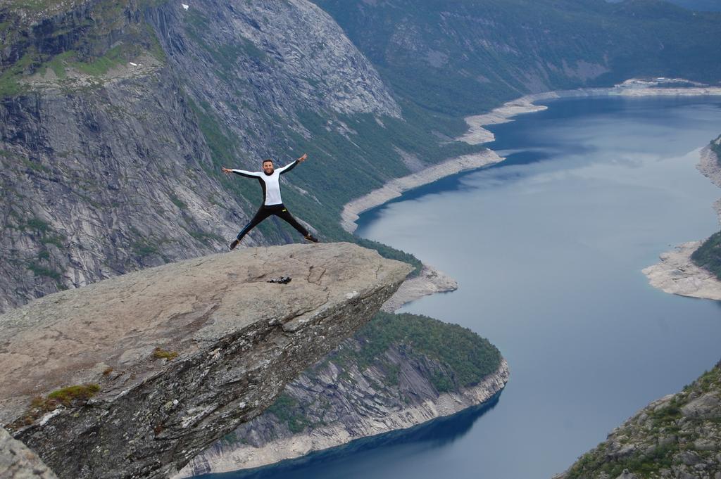 Trolltunga Studios Odda Buitenkant foto