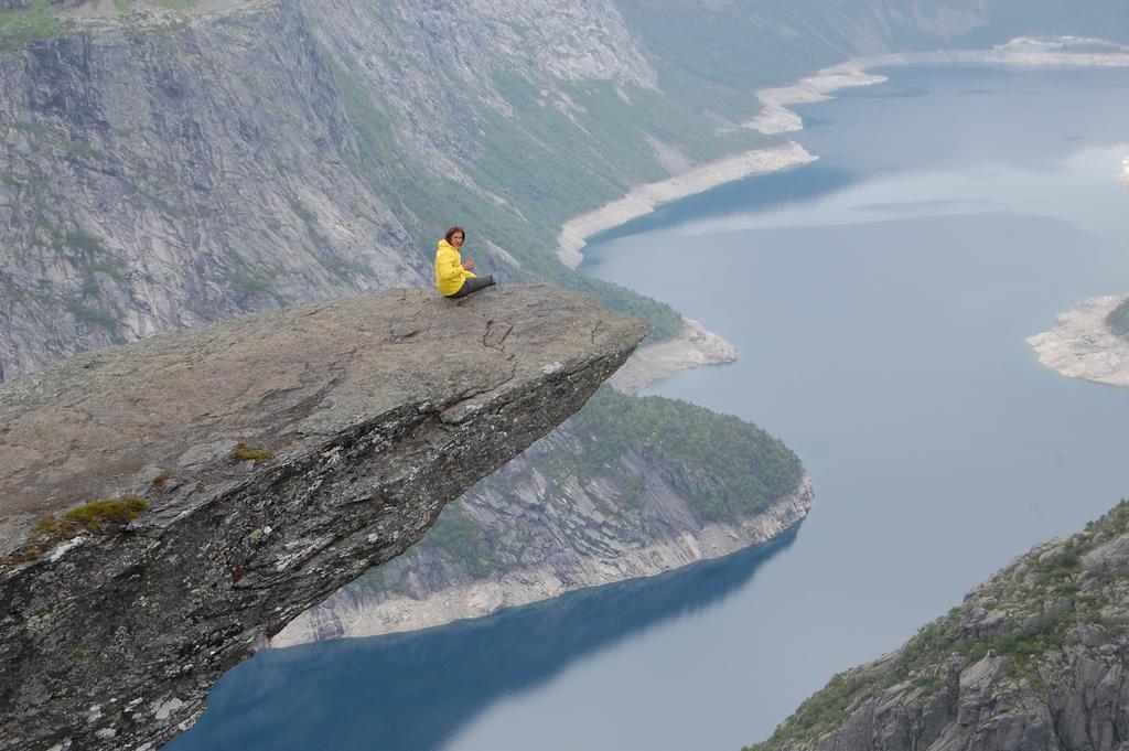 Trolltunga Studios Odda Buitenkant foto