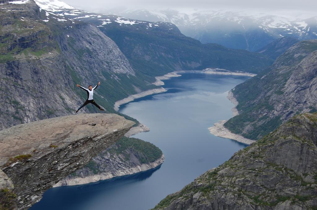 Trolltunga Studios Odda Buitenkant foto